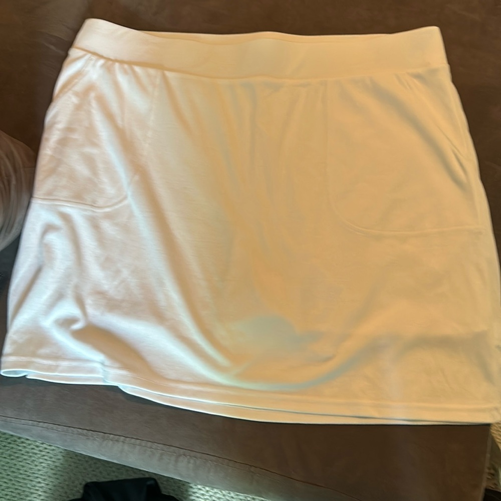 Skirt white size XL